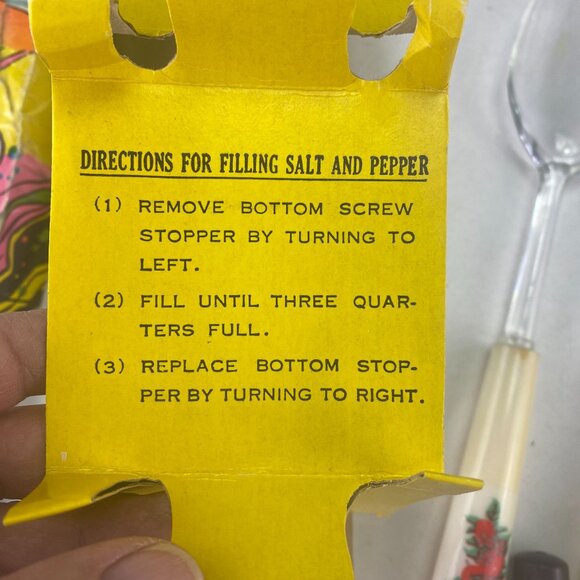 Vintage Mid Century Florida Souvenir Hostess Salad Salt Pepper Set - Picture 8 of 10